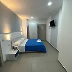 A Due Passi Dal Mare Bed and Breakfast 3*
