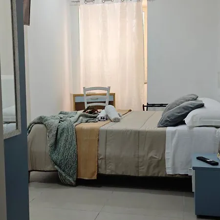 A Due Passi Dal Mare Bed & Breakfast