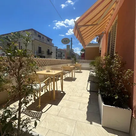 A Due Passi Dal Mare 卡坦扎罗