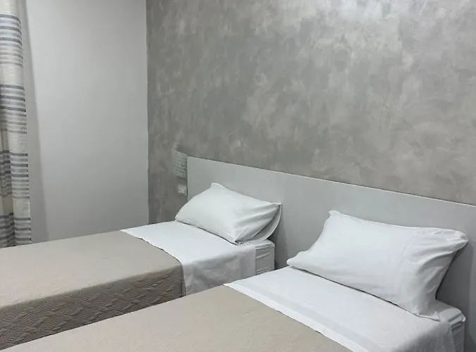 住宿加早餐酒店 A Due Passi Dal Mare 卡坦扎罗