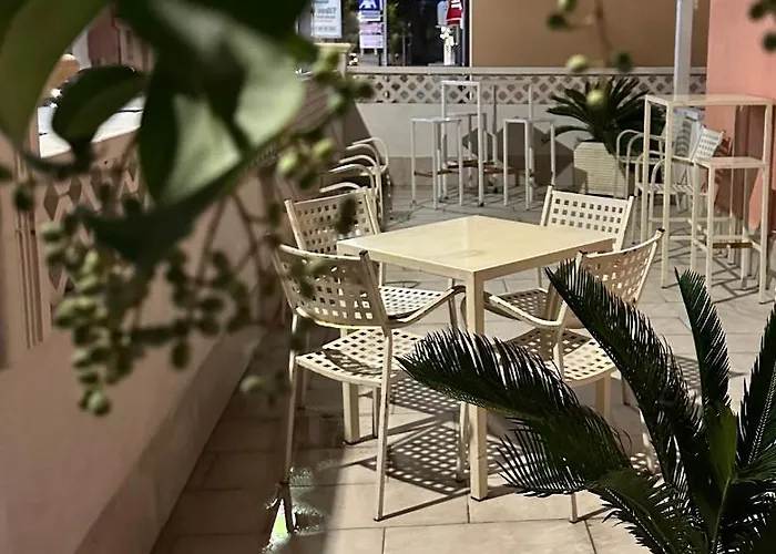 住宿加早餐酒店 A Due Passi Dal Mare 卡坦扎罗