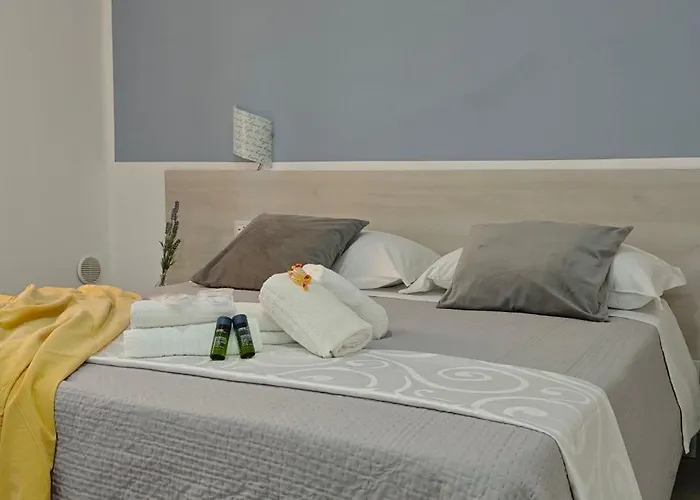 住宿加早餐酒店 A Due Passi Dal Mare 卡坦扎罗