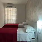 A Due Passi Dal Mare Bed & Breakfast 3*
