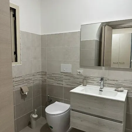 A Due Passi Dal Mare Bed & Breakfast