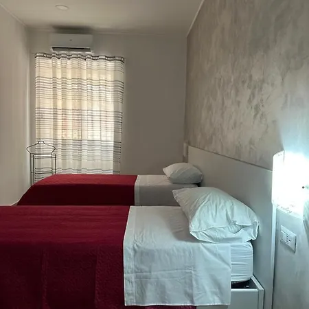 A Due Passi Dal Mare Bed & Breakfast 3*